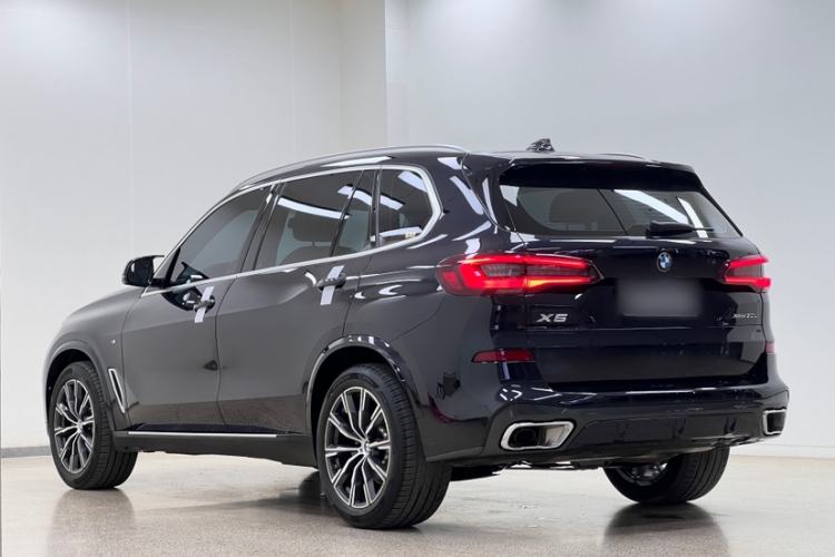 Used BMW X5 2022 Restyled xDrive 30Li Luxury Version M Sport Package
