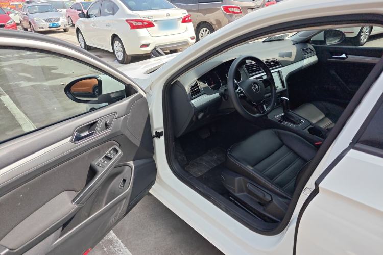 Used Volkswagen Lamando 2015 230TSI DSG Fashion Edition