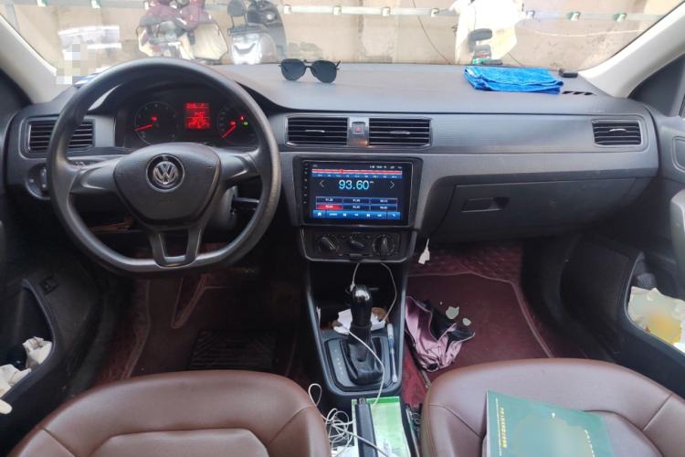 Used Volkswagen Santana 2016 1.6L Automatic Fashion Edition Center Console