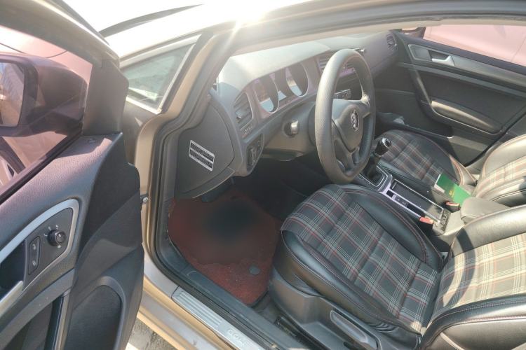 Used Volkswagen Golf 2016 1.6L Manual Fashion Edition