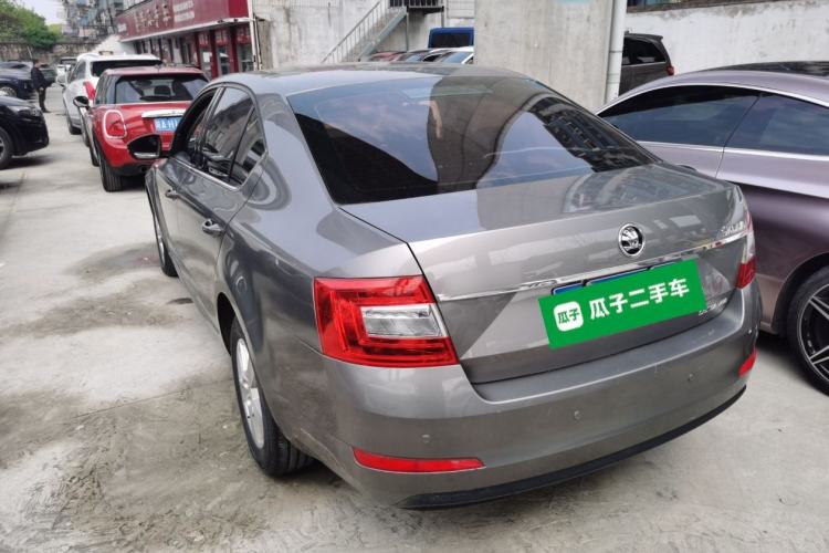 Used Skoda Octavia 2015 1.6L Manual Eado Edition