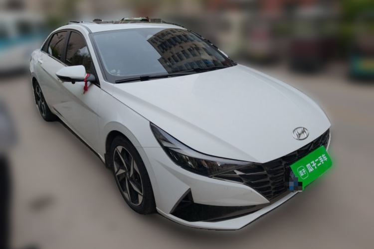 Used Hyundai Elantra 2022 1.5L CVT LUX Prestige Edition Front Right 45 Deg