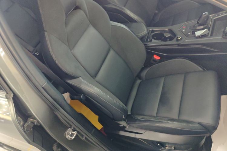 Used Lynk & Co 01 2021 2.0TD Four-Wheel Drive Hype-Halo Right Front Seat