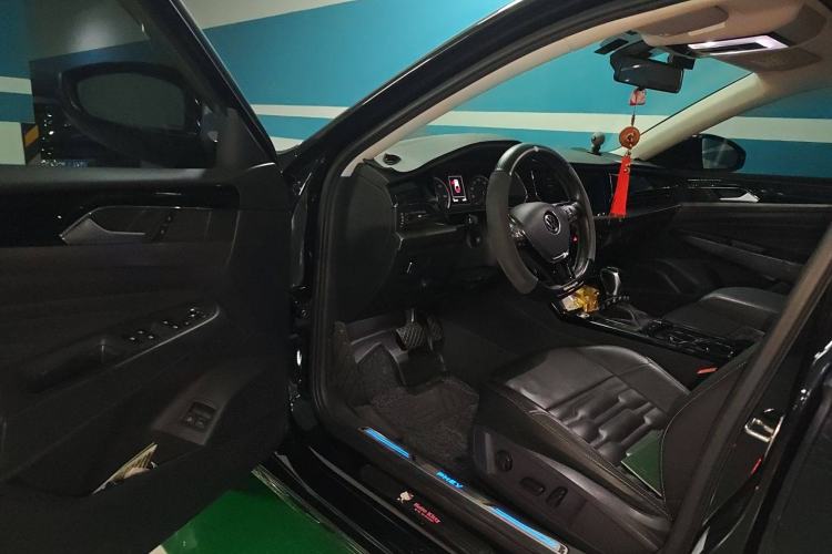 Used Volkswagen Passat New Energy 2020 430 PHEV Hybrid Elite Edition China VI Standard Driver Seat