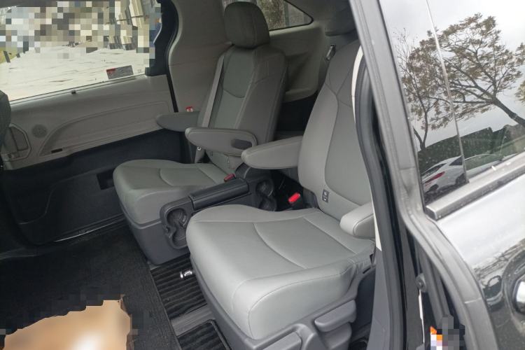 Used Toyota Granvia 2024 2.5L Hybrid Comfort Edition