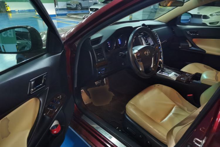 Used Toyota Reiz 2013 2.5V Supreme Edition Driver Seat