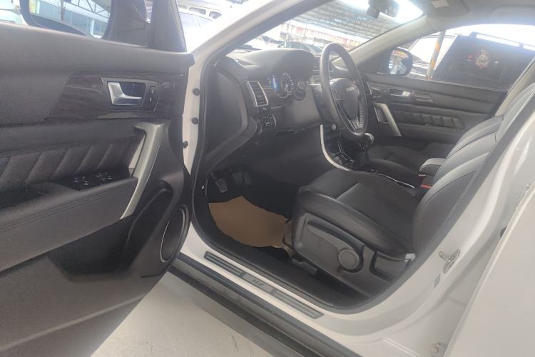 Used Haval H2 2016 Red-Label 1.5T Manual Two-Wheel Drive Luxury Model
