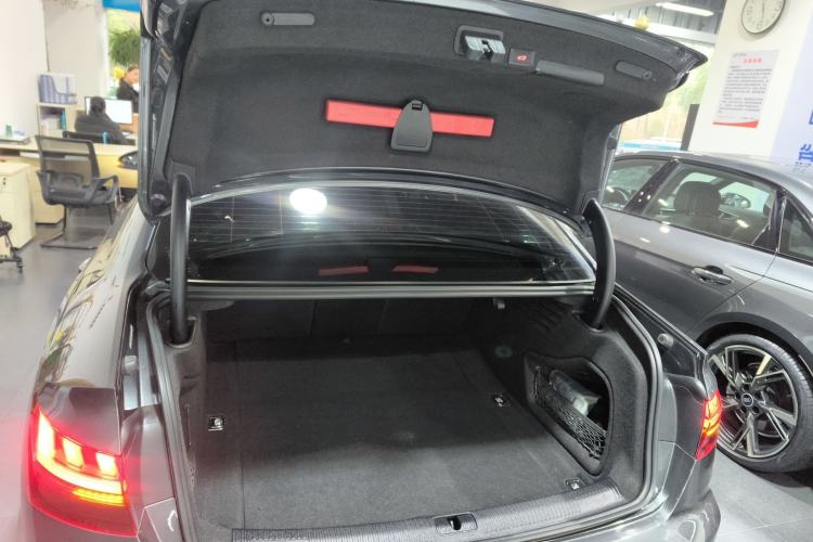 Used Audi A4L 2023 40 TFSI Luxury Dynamic Model
