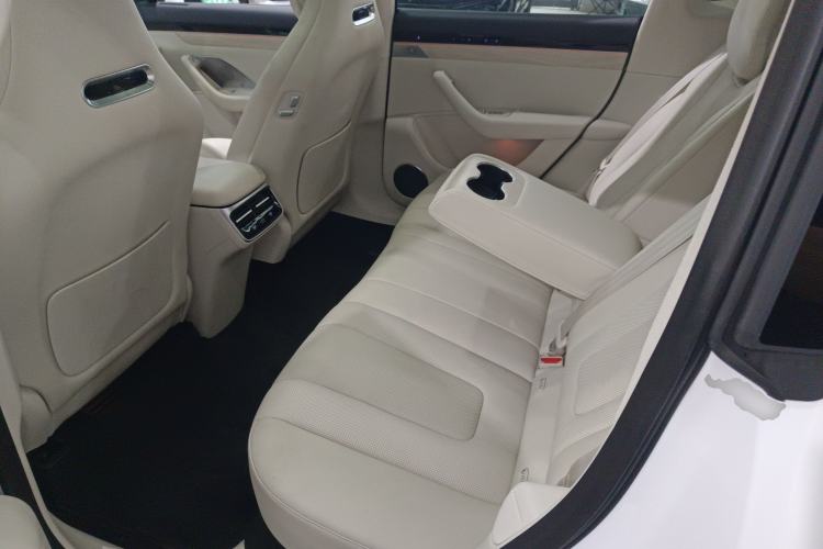 Used Hima Luxeed R7 2024 All-Electric 802 km Max
