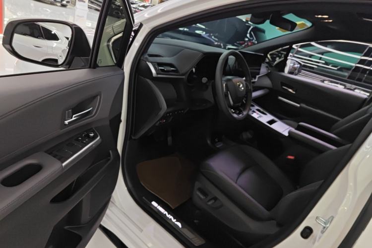 Used Toyota Sienna 2024 2.5L Hybrid Prestige Deluxe Edition