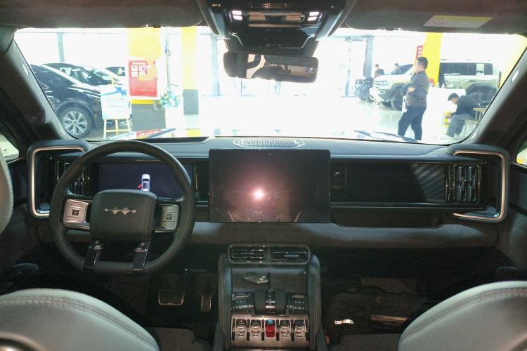 Used Formula Leopard 5 2023 Cloud Ride Flagship Edition
