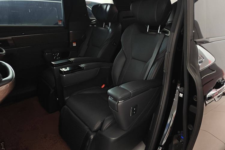 Used Toyota Alphard 2024 Dual-Engine 2.5L Prestige Edition
