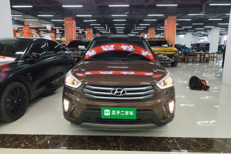 Used Hyundai ix25 2015 1.6L Automatic Two-Wheel-Drive Deluxe DLX Model
