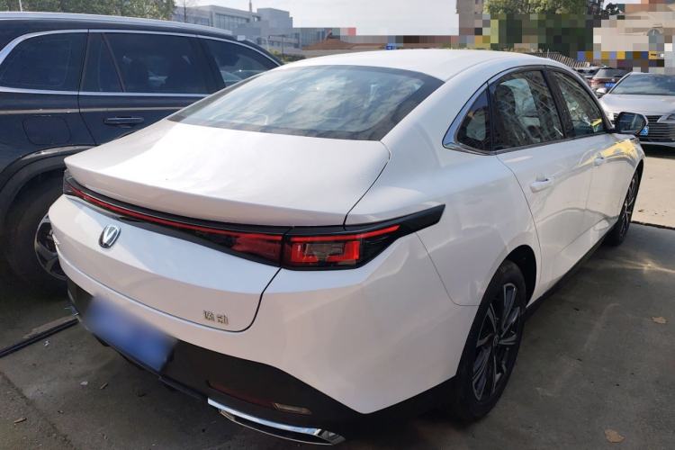 Used CHANGAN Eado 2025 Blue Whale 1.5T 500Bar Prestige Model
