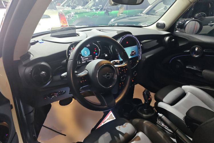 Used MINI MINI 2023 1.5T COOPER Artist