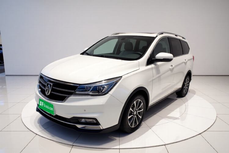 Used Baojun 730 2017 1.5T DCT Flagship Model 7 Seats China V Emission Standard Front Left 45 Deg