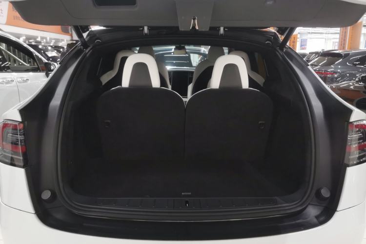 Used Tesla Model X 2020 Long-Range Upgrade Version Trunk