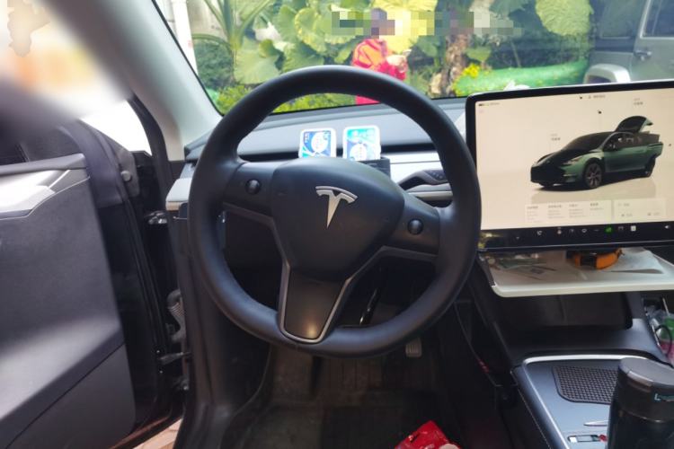 Used Tesla Model Y 2024 Long-Range All-Wheel-Drive Version
