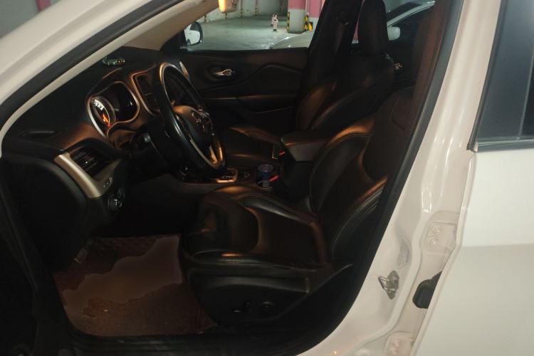 Used Jeep Cherokee 2017 2.0L Superior Edition