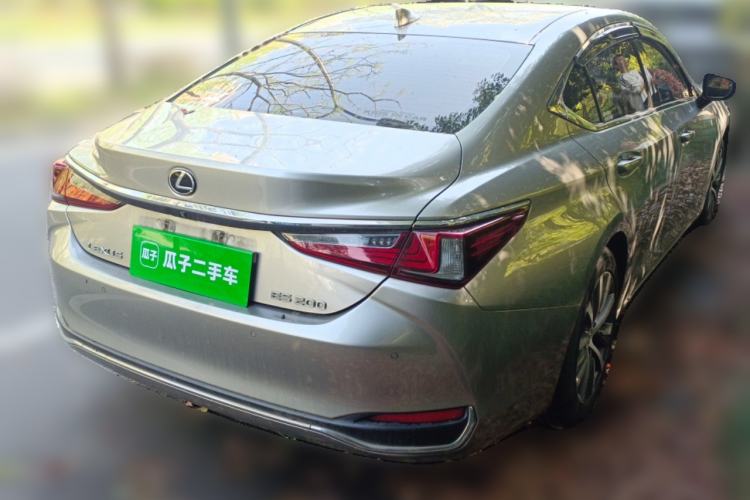 Used Lexus ES 2018 200 Excellence Edition China V Standard Rear Right 45 Deg