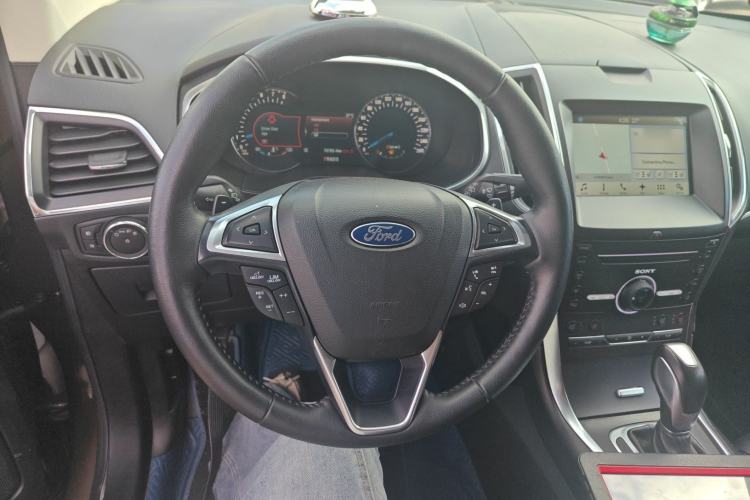 Used Ford Edge 2017 EcoBoost 245 Four-Wheel Drive Sporty 7-Seater Steering Wheel