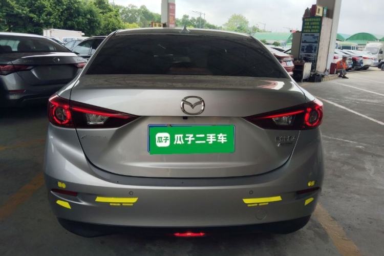Used Mazda 3 Axela 2017 Sedan 1.5L Automatic Luxury Model China VI Standard