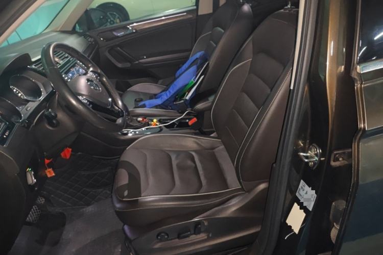 Used Volkswagen Tiguan L 2017 330TSI Automatic Two-Wheel Drive Flagship Edition Left Front Seat