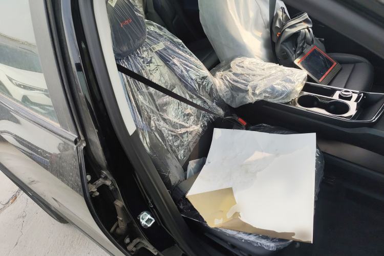 Used Chevrolet Equinox Plus 2024 102km RS Ultimate Edition Right Front Seat