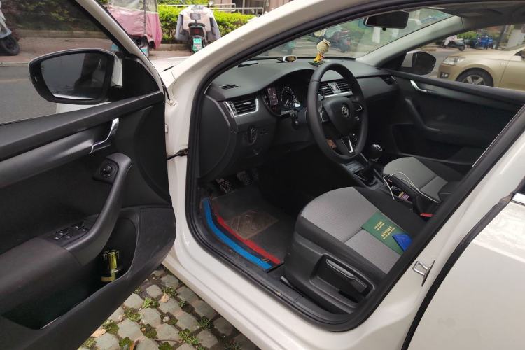 Used Skoda Octavia 2017 Classic Model 1.6L Manual Comfort Edition Driver Seat