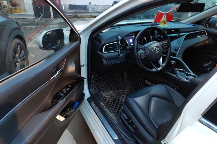 Used Toyota Camry 2019 Revised Version 2.0G Luxury Edition
