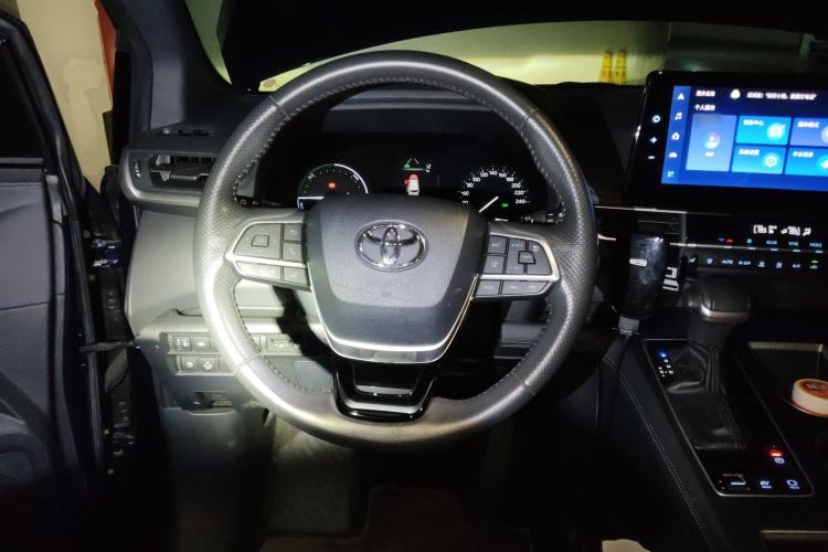 Used Toyota SIENNA 2021 2.5L Hybrid Premium Edition Steering Wheel