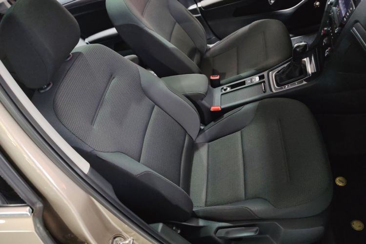 Used Volkswagen Golf 2017 230TSI Automatic Comfort Edition – Celebrating Milestone of One Million Units
