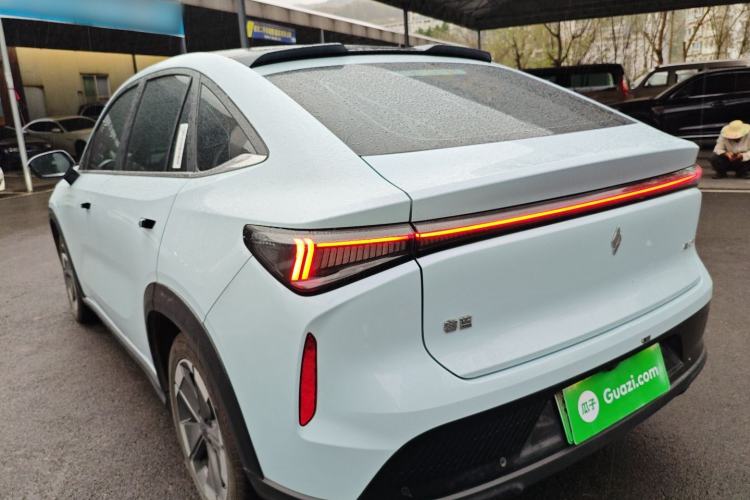 Used Livan Livan 7 2023 450 km – Chasing Clouds