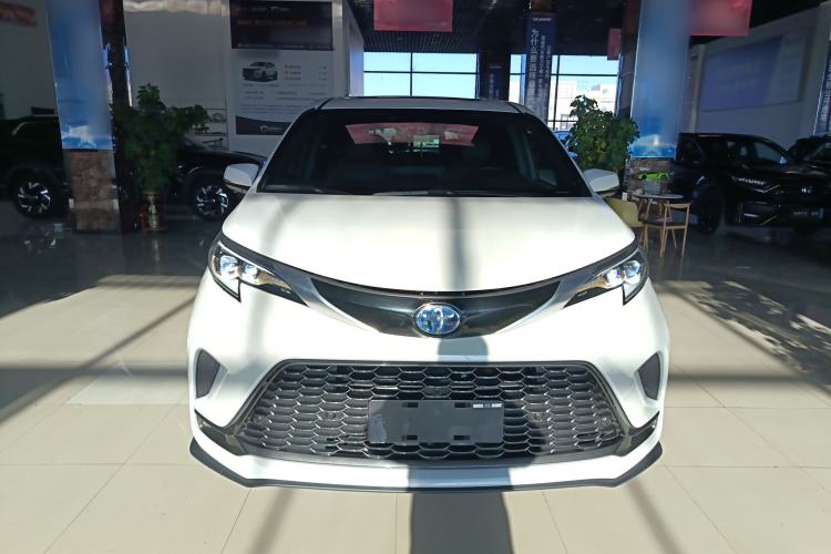 Used Toyota Granvia 2023 2.5L Hybrid Flagship VIP Edition
