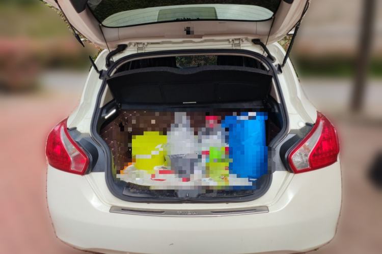 Used Nissan Tiida 2011 1.6L CVT Smart Version Trunk