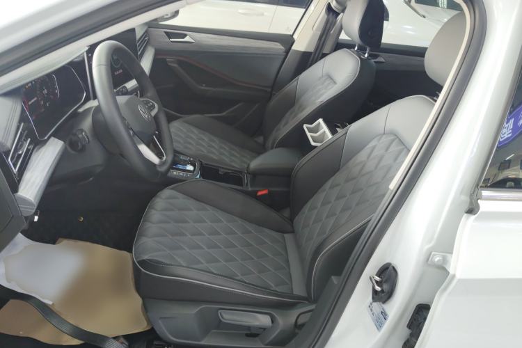 Used Volkswagen Sagitar 2025 300TSI DSG Excellence Edition Left Front Seat