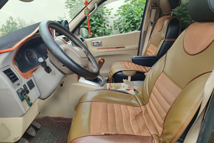 Used Foton MP-X E 2014 2.4L Wealth Express Comfort Version Basic Edition with 4G64
