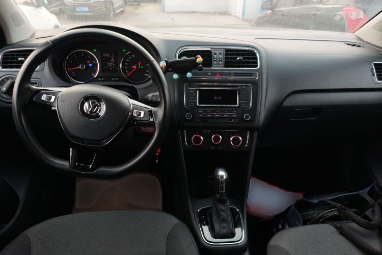 Used Volkswagen Polo 2016 1.6L Automatic Comfort Model
