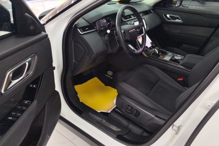 Used Land Rover Range Velar 2022 250 PS Driver Seat