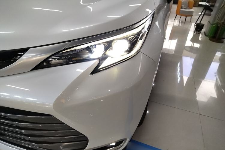 Used Toyota Sienna 2024 2.5L Hybrid Four-Wheel Drive Prestige Edition
