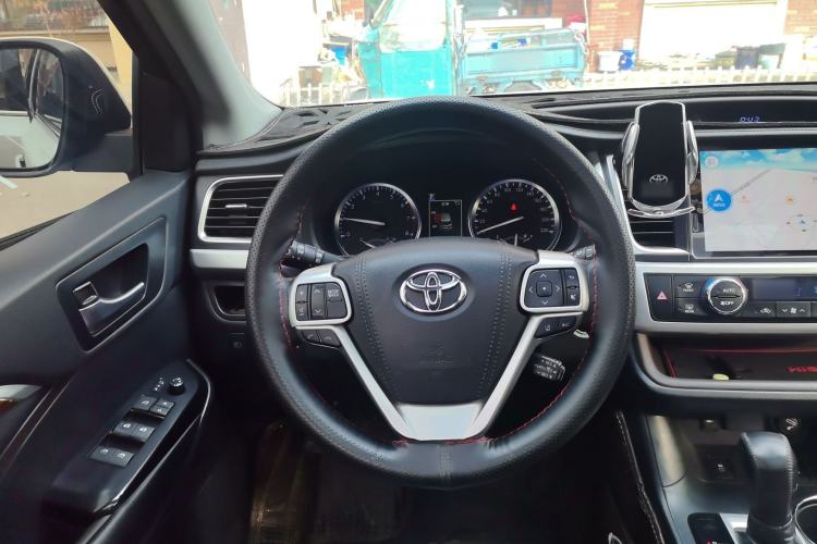 Used Toyota Highlander 2018 2.0T Four-Wheel Drive Prestige Version 7 Seats China VI Standard