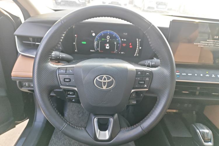 Used Toyota Camry 2024 Dual-Motor 2.0 HGVP Luxury Edition

