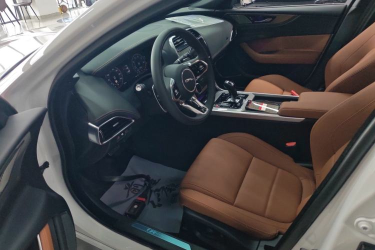 Used Jaguar XEL 2024 2.0T 250 PS R-DYNAMIC S Advanced Sport Edition Left Front Seat