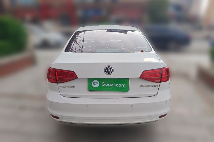 Used Volkswagen Sagitar 2015 1.6L Manual Comfort Model