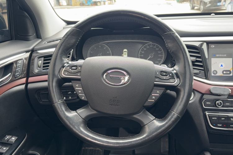 Used GAC Trumpchi GS8 2017 320T Two-Wheel Drive Luxury Smart Connectivity Version (7 Seats) Steering Wheel