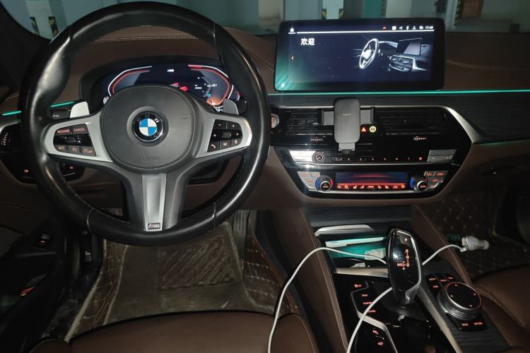 Used BMW 5 Series 2021 530Li Luxury Edition M Sport Package Center Console