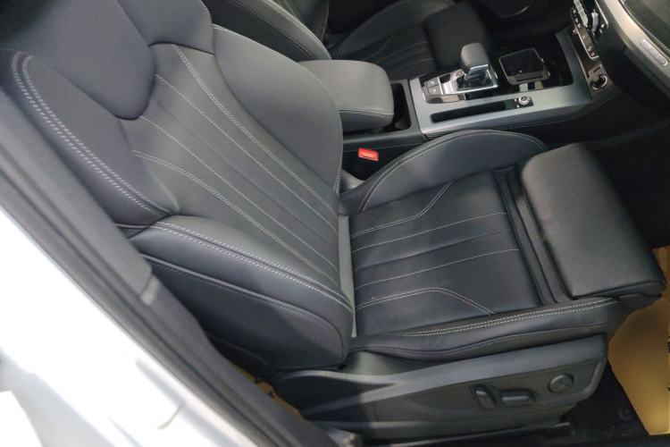 Used Audi Q5L 2022 40T Fashionable and Dynamic Model
