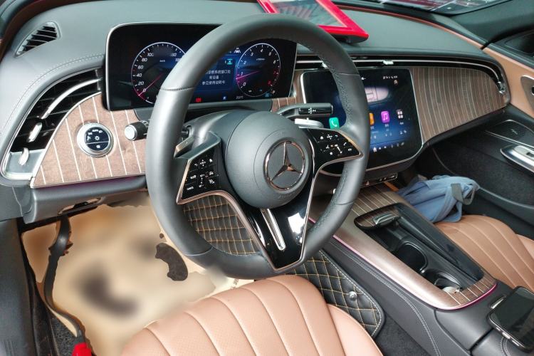 Used Mercedes-Benz E-Class 2024 Refresh E 300 L Stylish Edition
