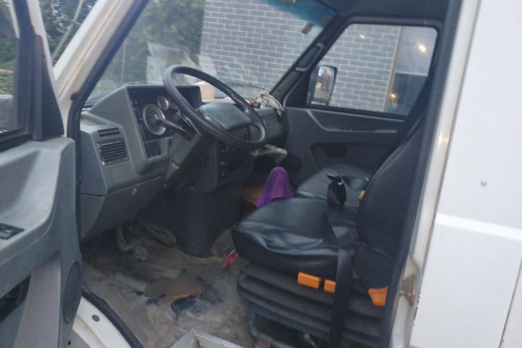 Used Iveco Daily 2014 2.5T-A35 NJ6484ACM47Z4