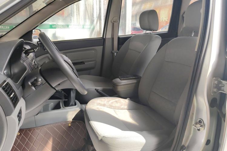 Used BAIC Weiwang M20 2014 1.5L practical type BJ415A Left Front Seat